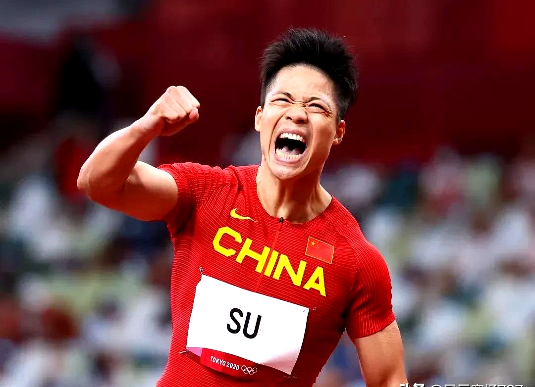 包含体育赛事精彩纷呈，中国运动员勇夺桂冠！的词条