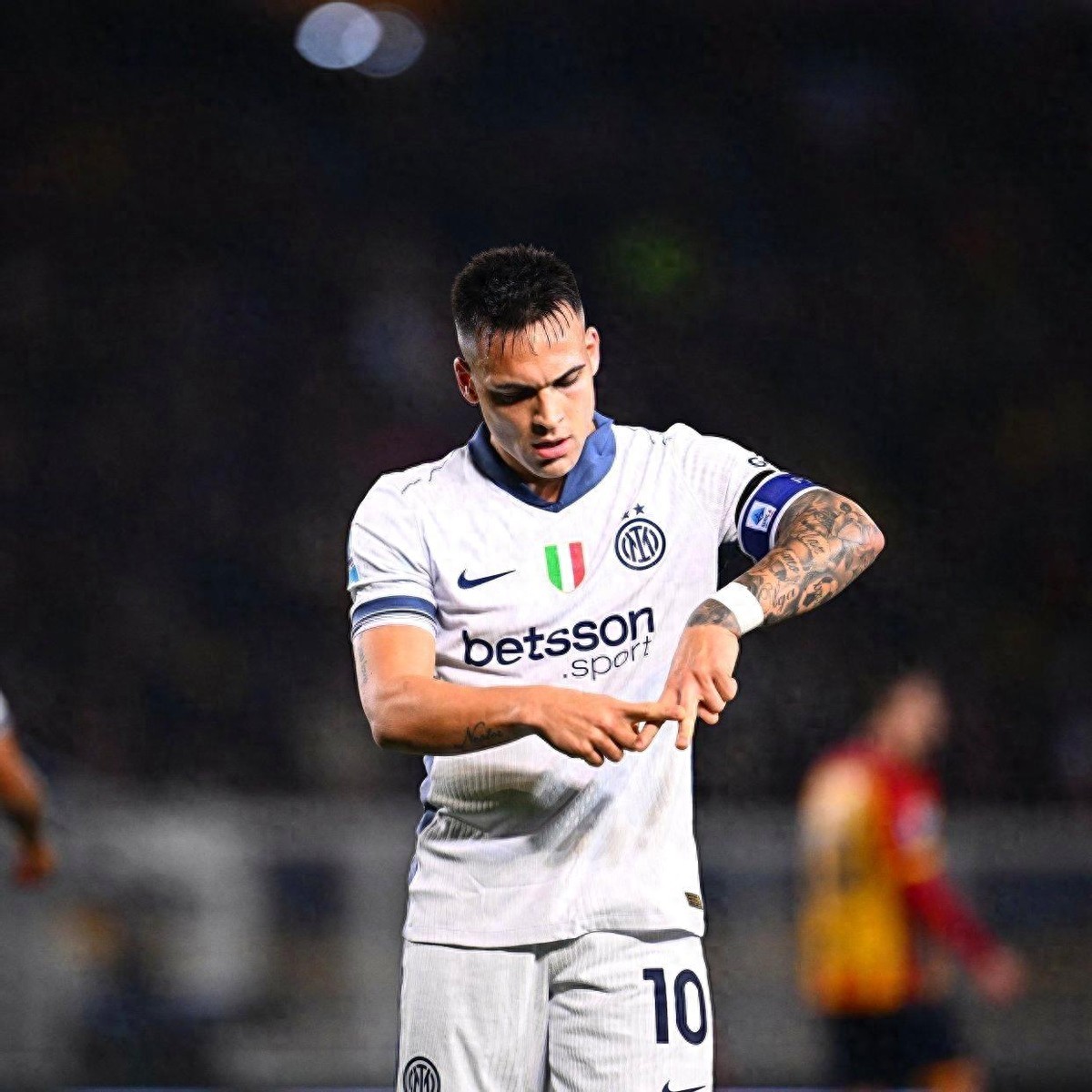 熊猫体育平台-国际米兰客场连败，球队面临严峻挑战