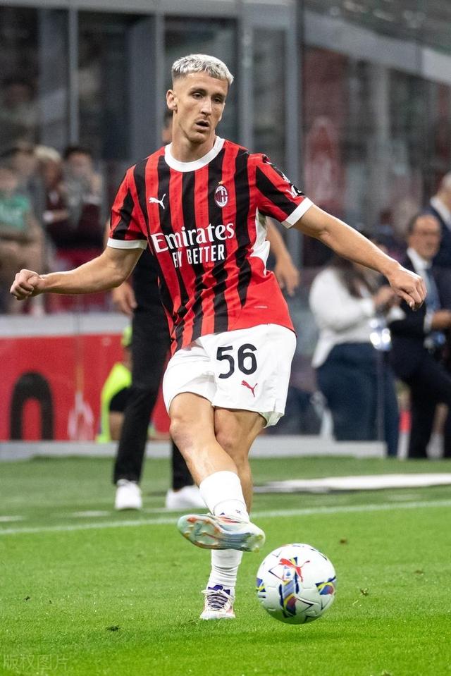 熊猫体育app-帕尔马主场不敌AC米兰，遭遇失利