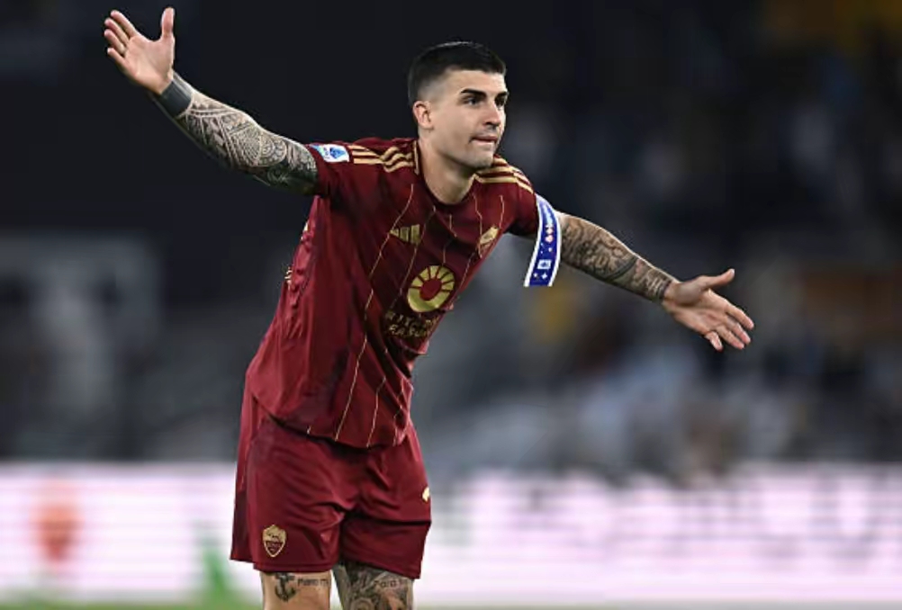 熊猫体育-罗马俱乐部主教练深夜训练球队，志在赢球