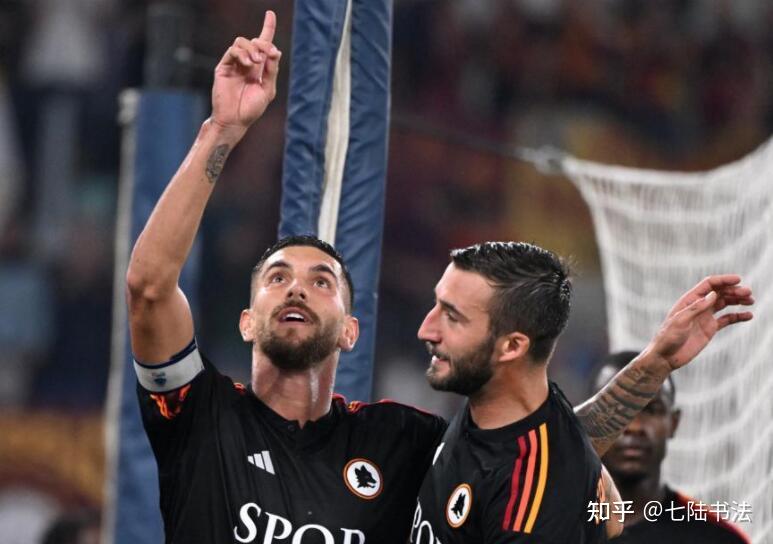 罗马俱乐部主教练深夜训练球队，志在赢球