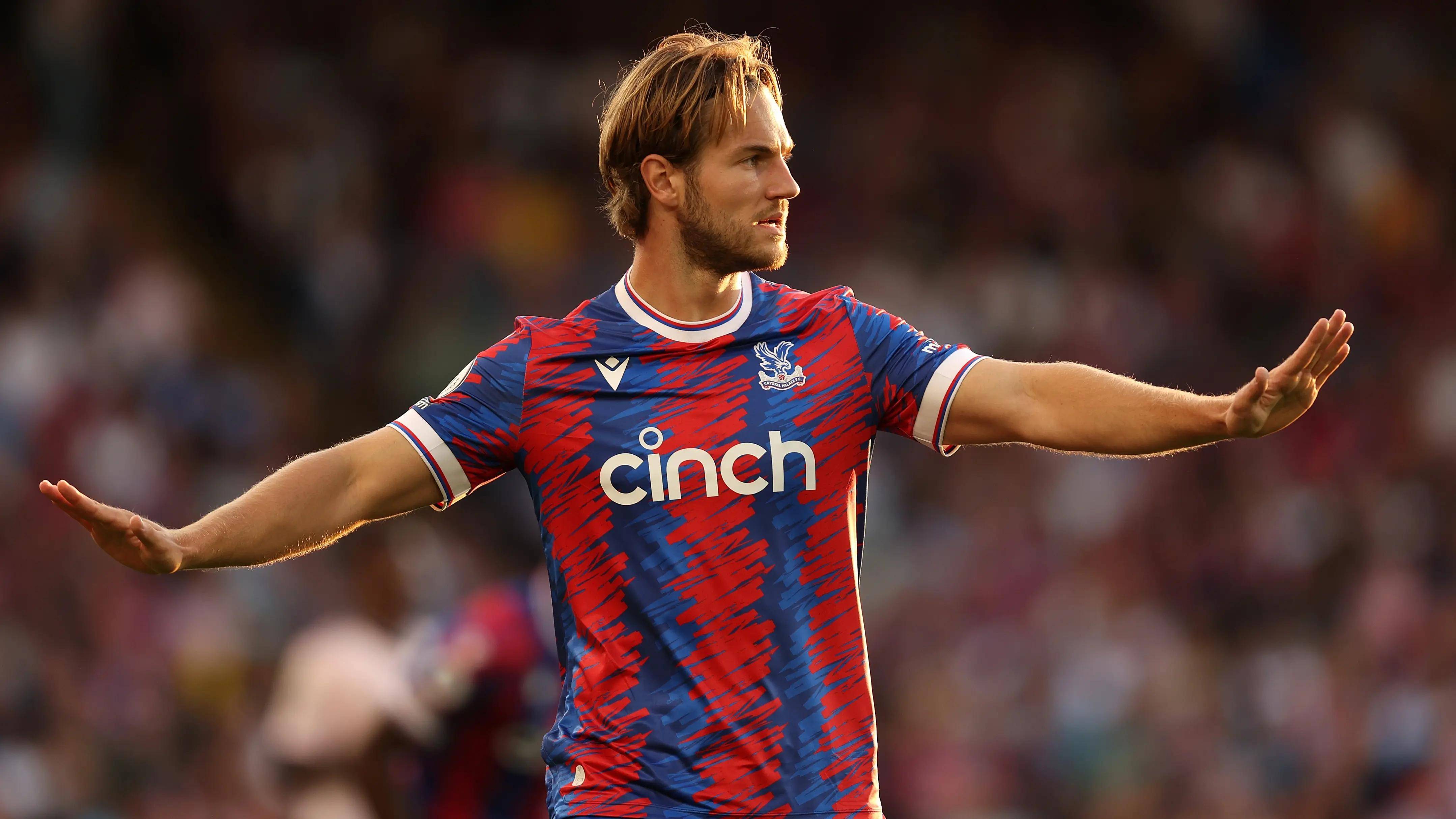 水晶宫客场遭遇惨败,难以扭转颓势 水晶宫客场遭遇惨败,难以扭转颓势