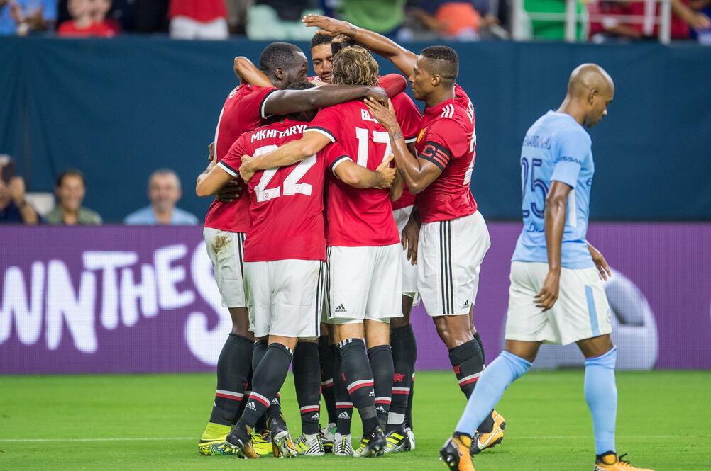 熊猫直播官网-欧预赛焦点战！领头羊双雄对决激情燃烧