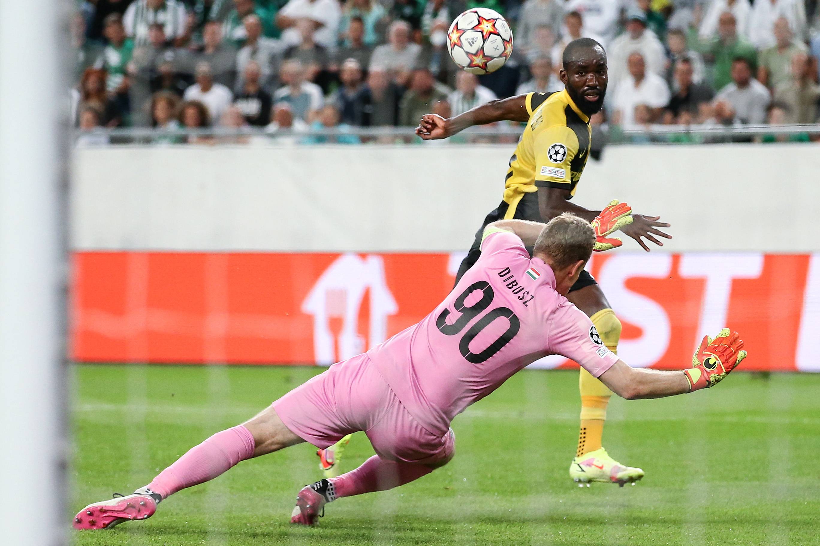 熊猫体育官方-利物浦客场挑落阿贾克斯，提前晋级欧冠淘汰赛