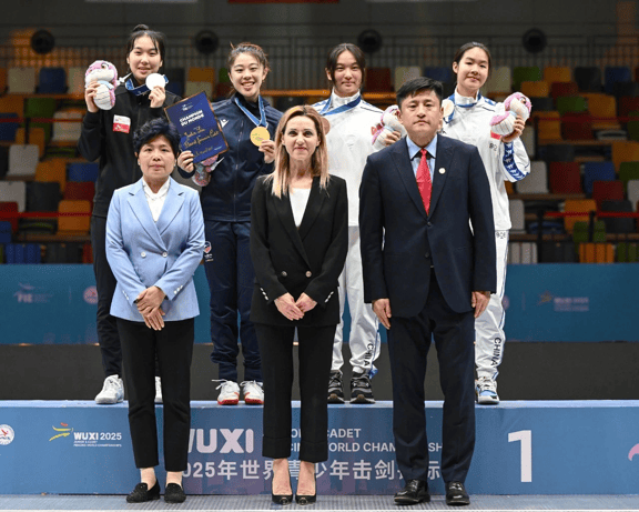 熊猫直播平台-英国击剑选手斩获金牌,刷新国门纪录