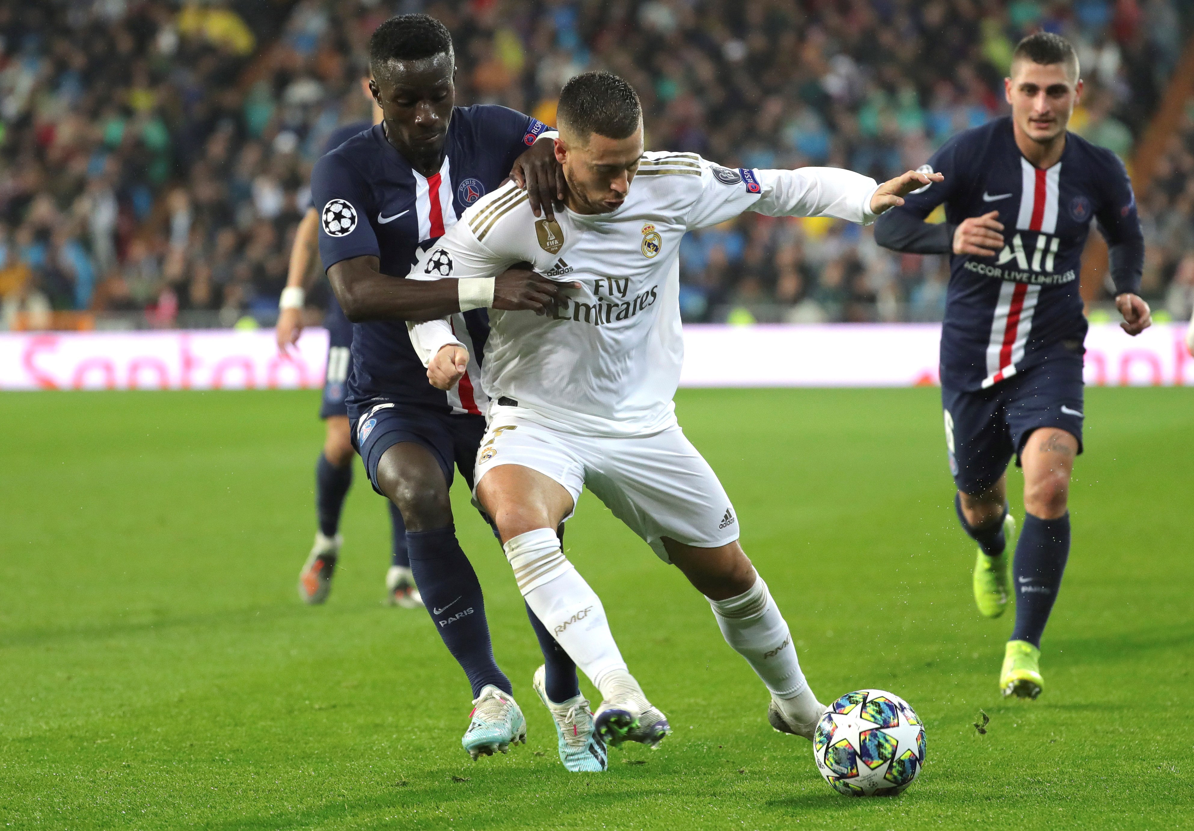 阿贾克斯客场战平巴黎,成绩喜人 阿贾克斯客场战平巴黎,成绩喜人