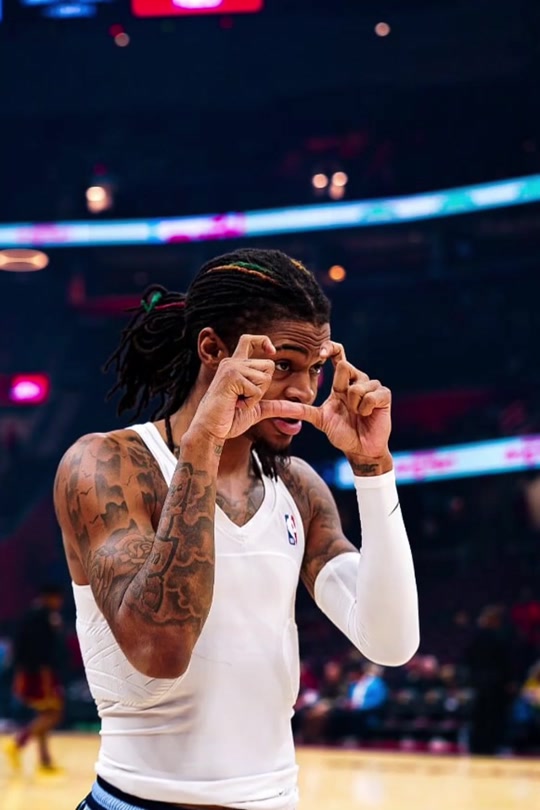 熊猫体育官方网站-灰熊横扫马刺,主场守住领先优势