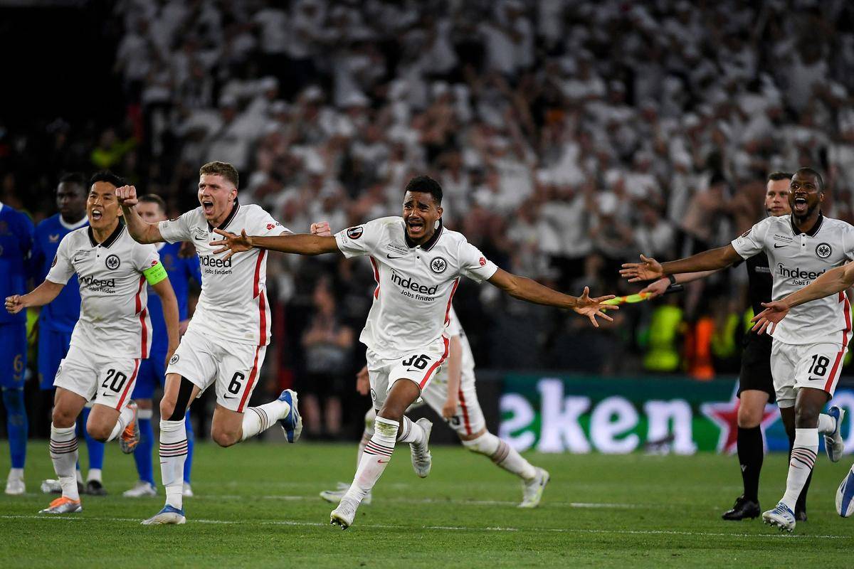 法兰克福全力以赴,主场击败对手斩获胜利的简单介绍 法兰克福全力以赴,主场击败对手斩获胜利的简单介绍