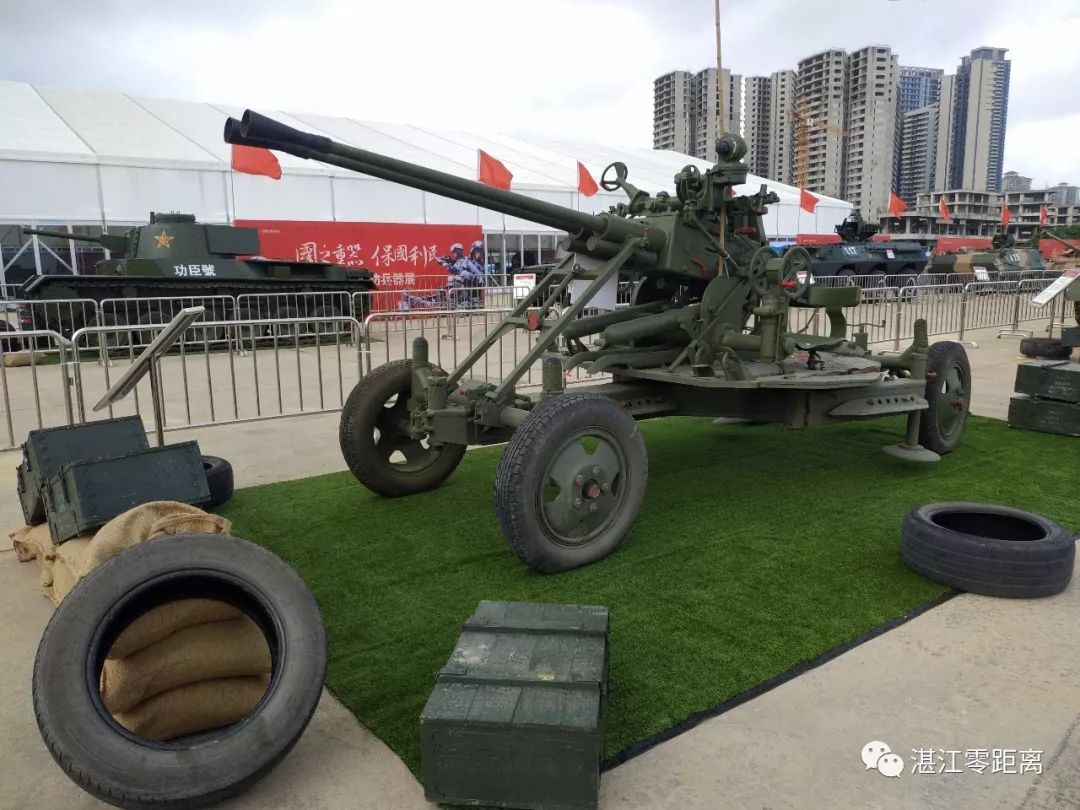 熊猫TV-包含真枪实弹的比赛让人热血沸腾的词条