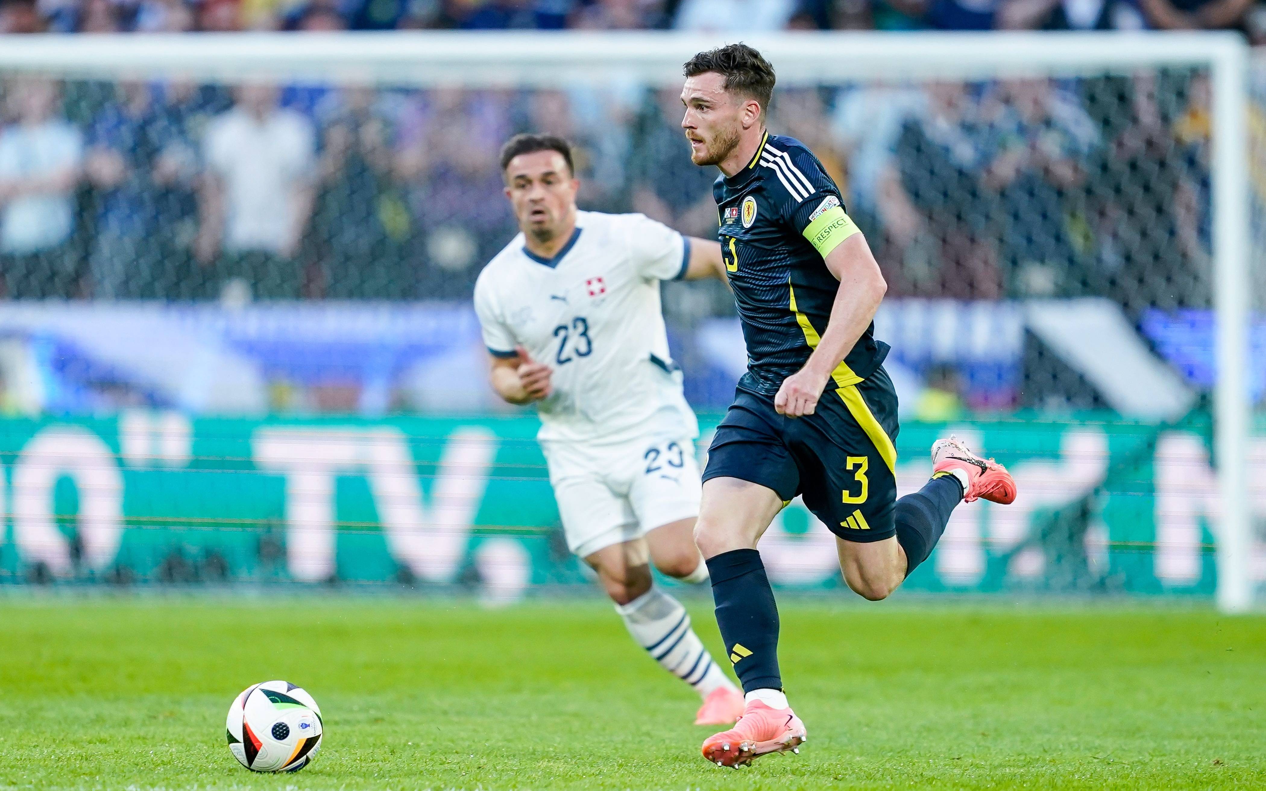 包含欧洲杯预选赛较量激烈,进球场面精彩纷呈的词条 包含欧洲杯预选赛较量激烈,进球场面精彩纷呈的词条