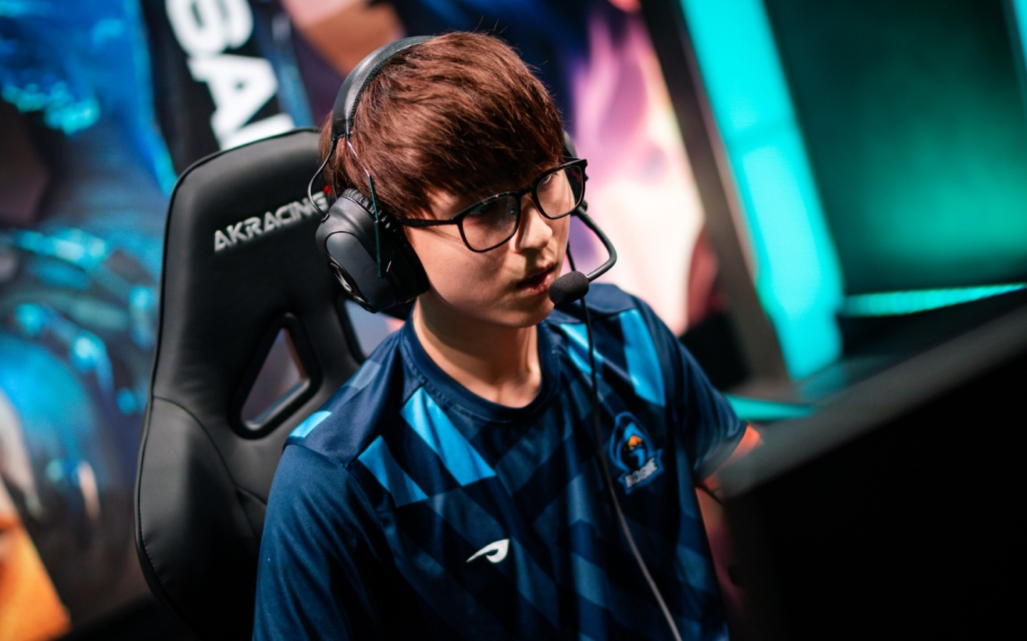 体育赛事直播-TL翻盘KT,Hanssama关键团战开团秒人峡谷大战四强赛,技惊四座的简单介绍