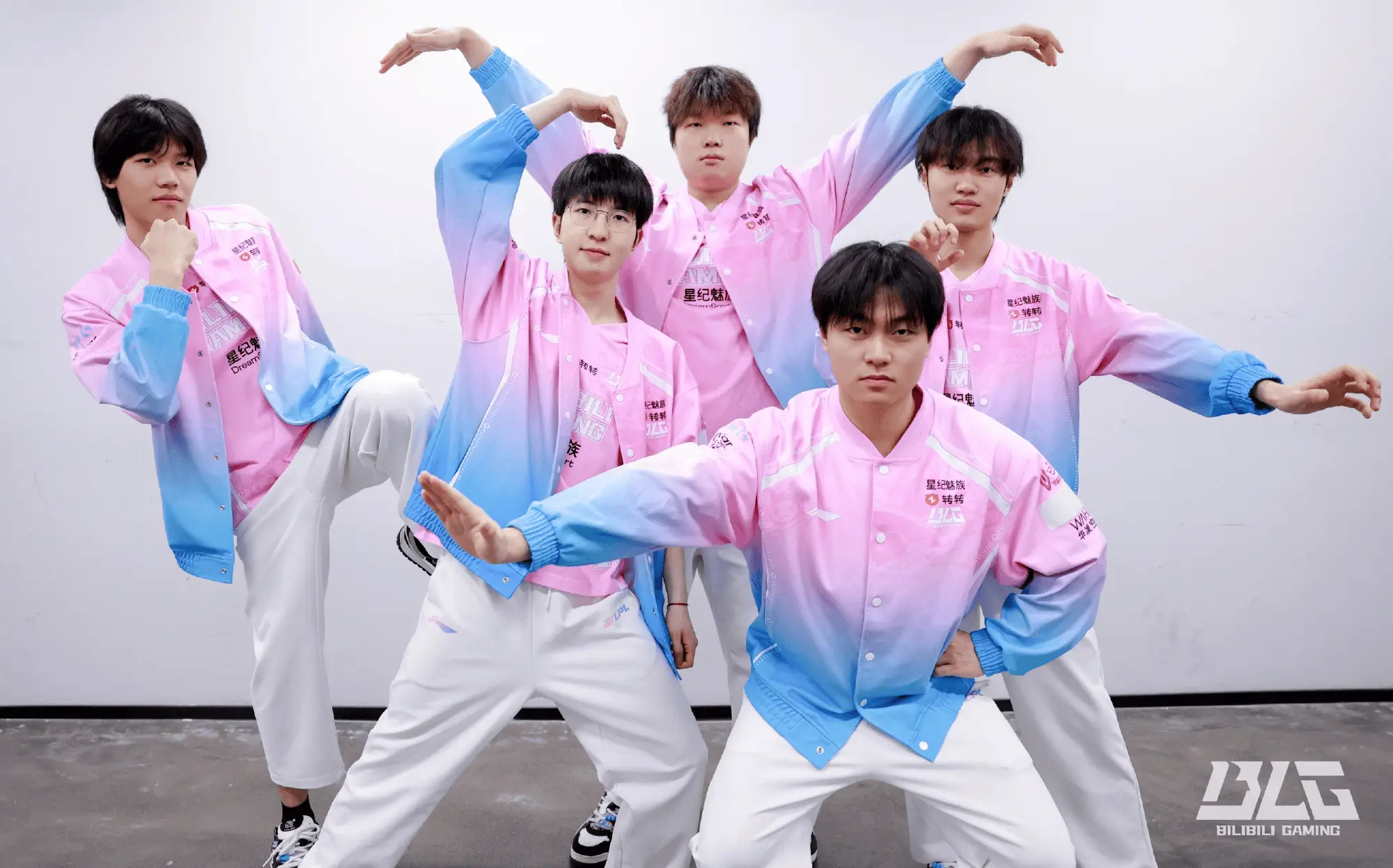 熊猫TV-V5力克IG,Gumayusi团战一打五宿敌对决八强赛,技惊四座