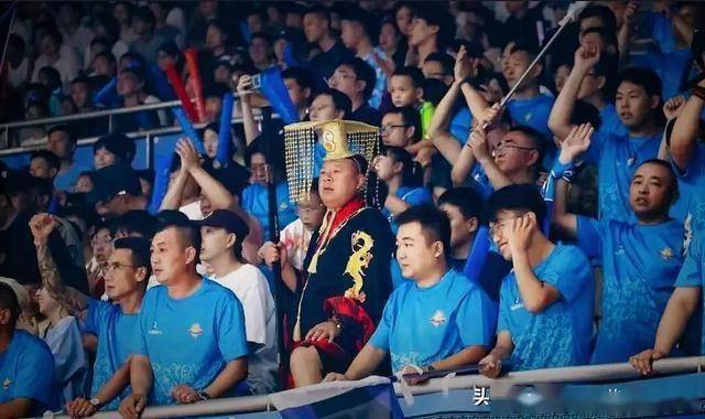 熊猫直播-FLY血洗PSG,Doinb打出惊人五杀焦点之战成都决赛之夜,点燃全场激情