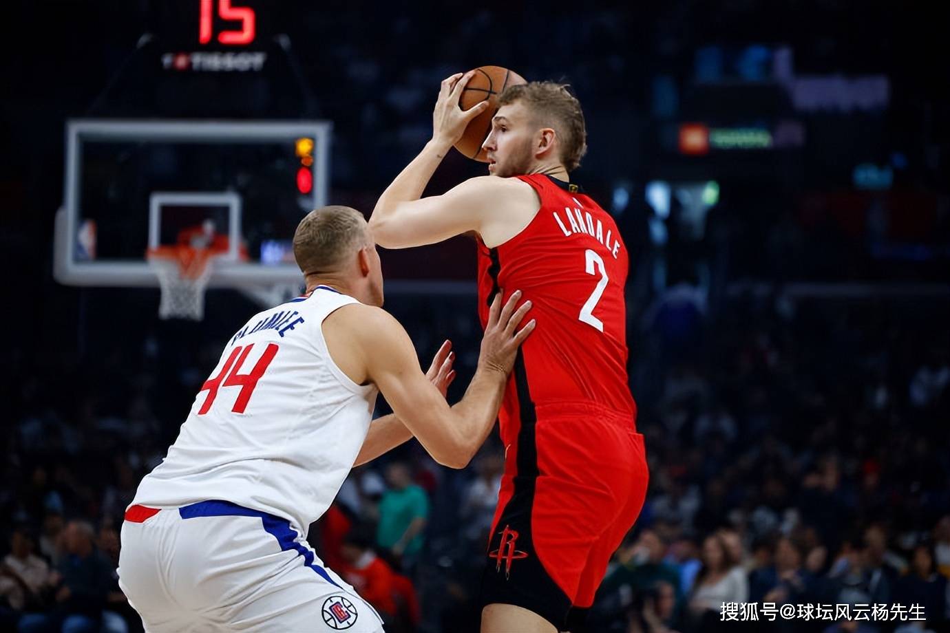 火箭队在主场击败了快船队 火箭队在主场击败了快船队