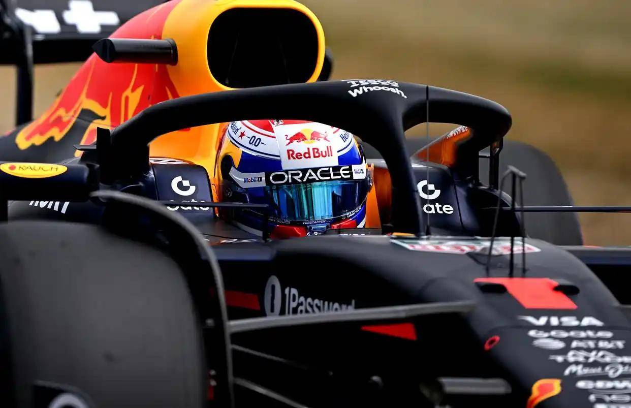 梅赛德斯完胜红牛车队,汉密尔顿关键制胜的简单介绍 梅赛德斯完胜红牛车队,汉密尔顿关键制胜的简单介绍