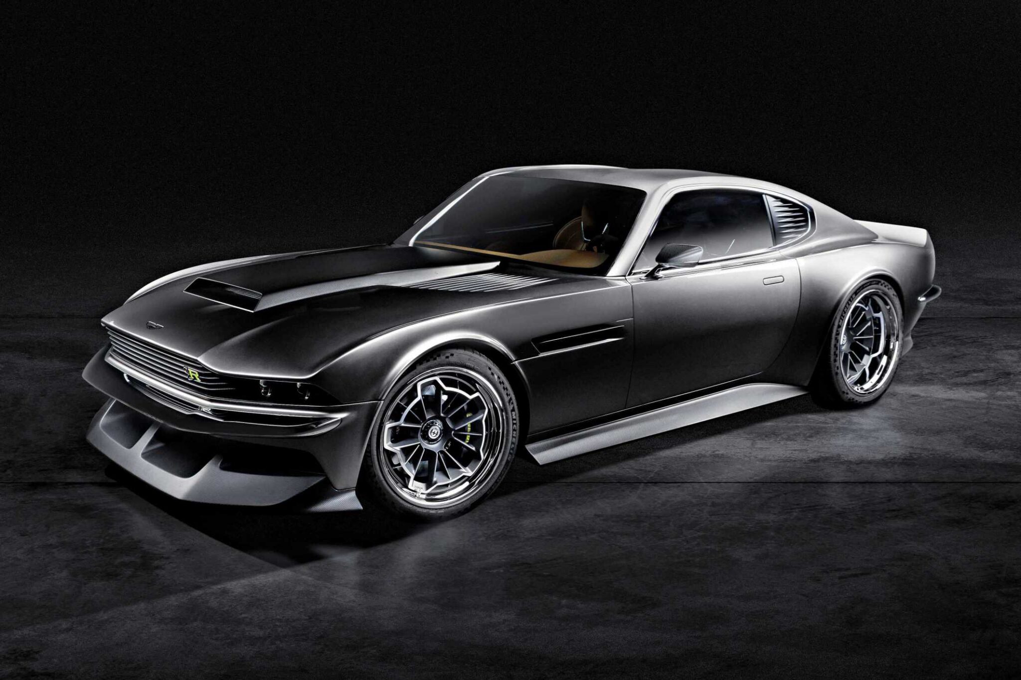 熊猫TV-阿斯顿马丁完胜红牛二队，拉塞尔惊艳四座的简单介绍