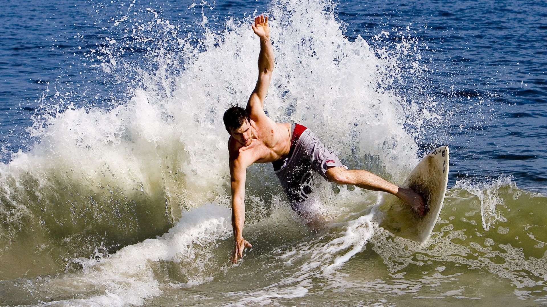 团队狂潮与个人接管，竞技体育的两极美学