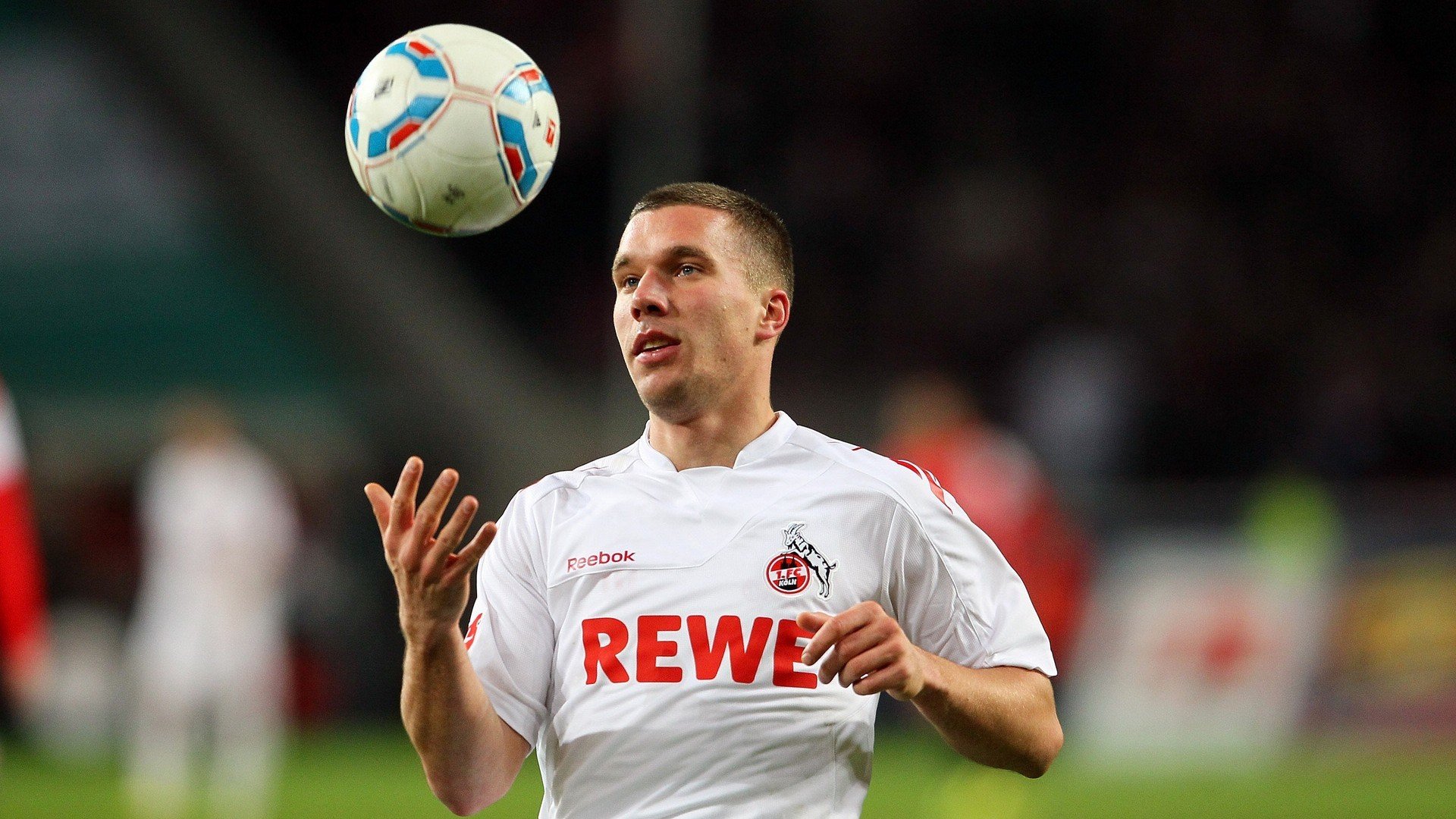 年度焦点之战之夜，当黄喜灿将绿茵神殿刻上自己的名字